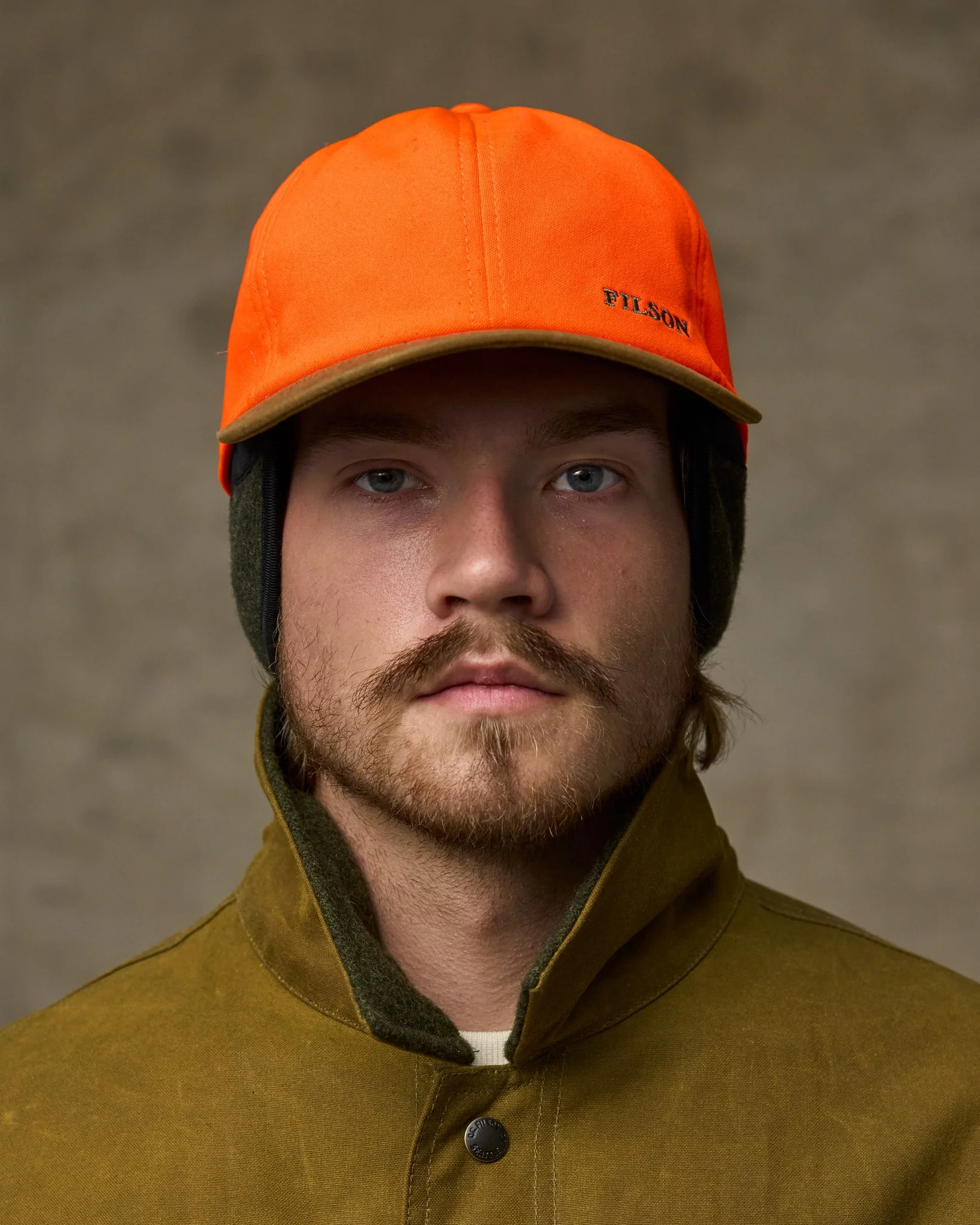 Isolierter Blaze/Aluminiumstoff-Kappe