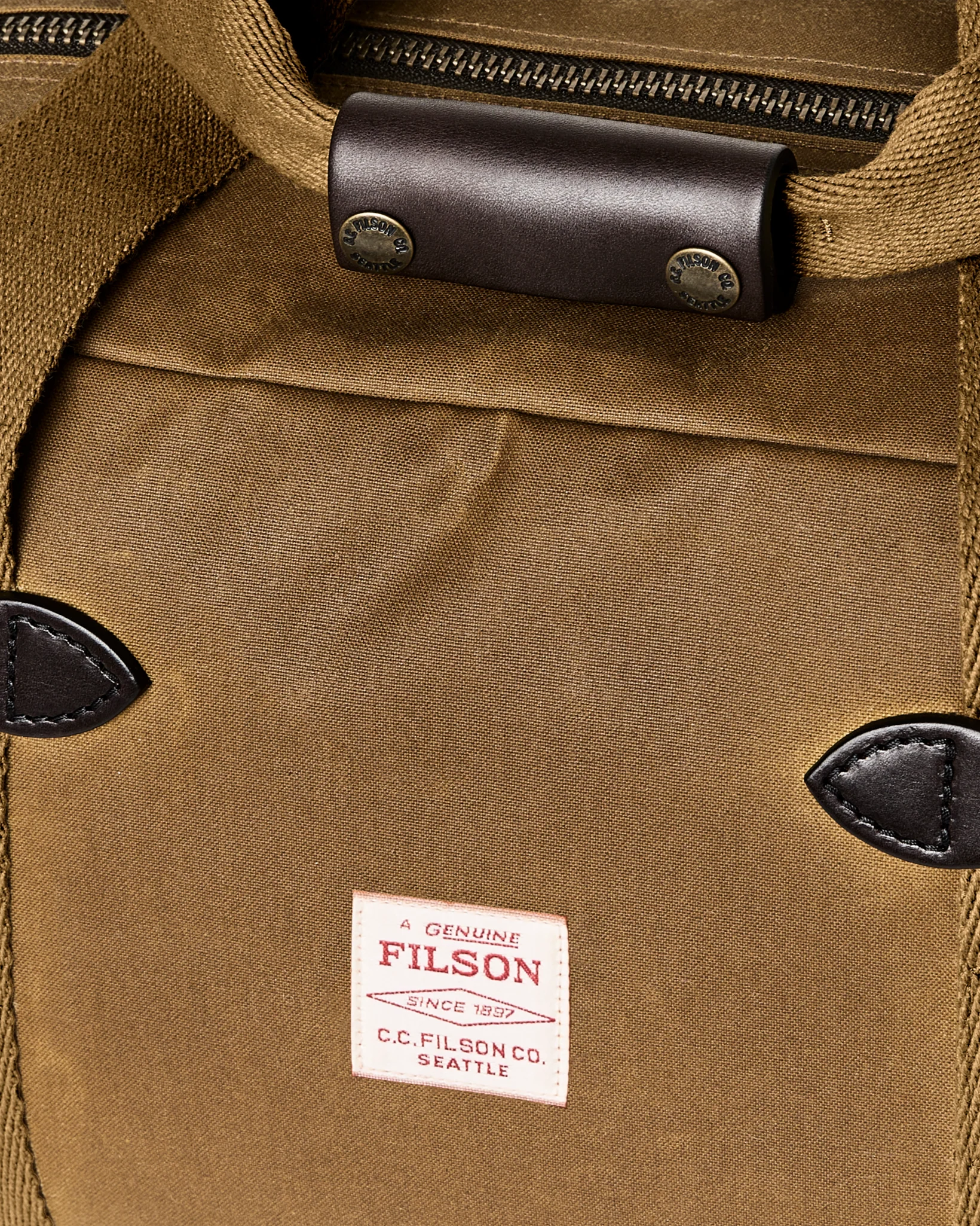 Kleine Blechstoff-Reisetasche